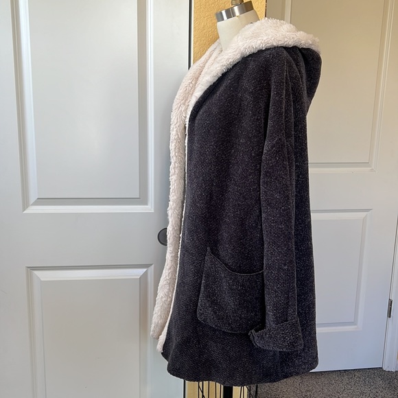 Avah  Teddy Sherpa oversized hooded jacket size large with front pockets - Picture 4 of 11